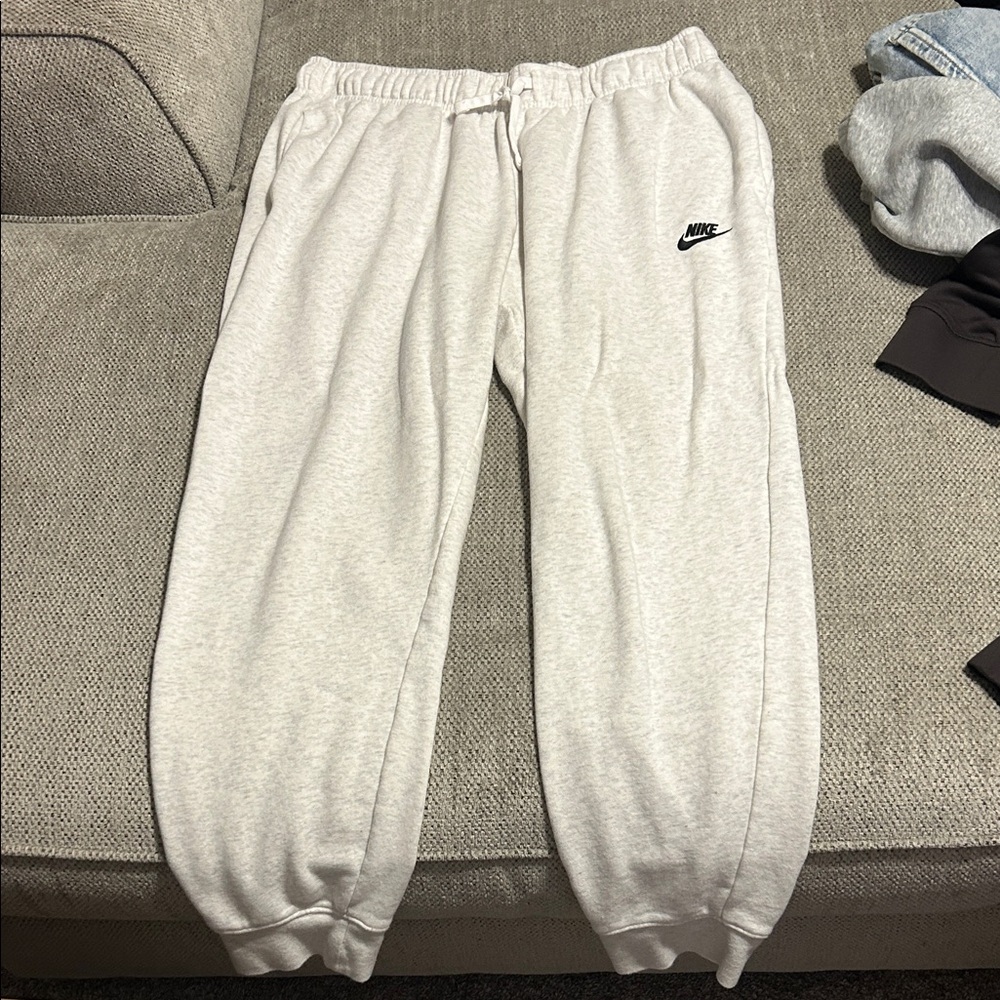 Nike Light Gray/White Fleece Sweatpants